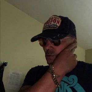 Meet your Posher, Cleo